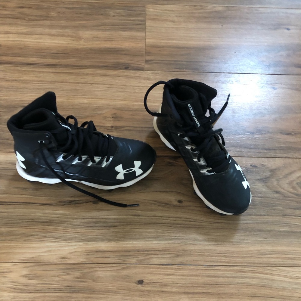 COPY - Boys Under Armour cleats